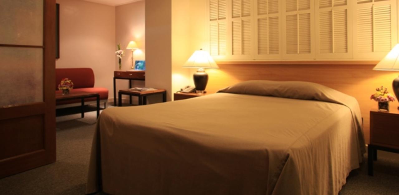Mabini Mansion Hotel & Residential Suites Манила Екстериор снимка